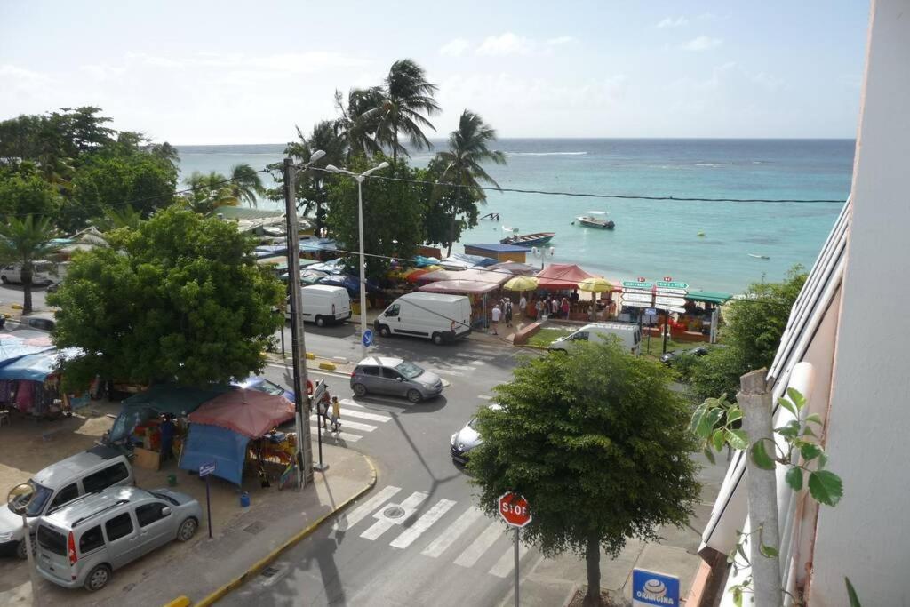 Appartement Bord De Mer Sainte-Anne  Ngoại thất bức ảnh